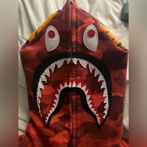 Authentic Bape hoodie (Medium)